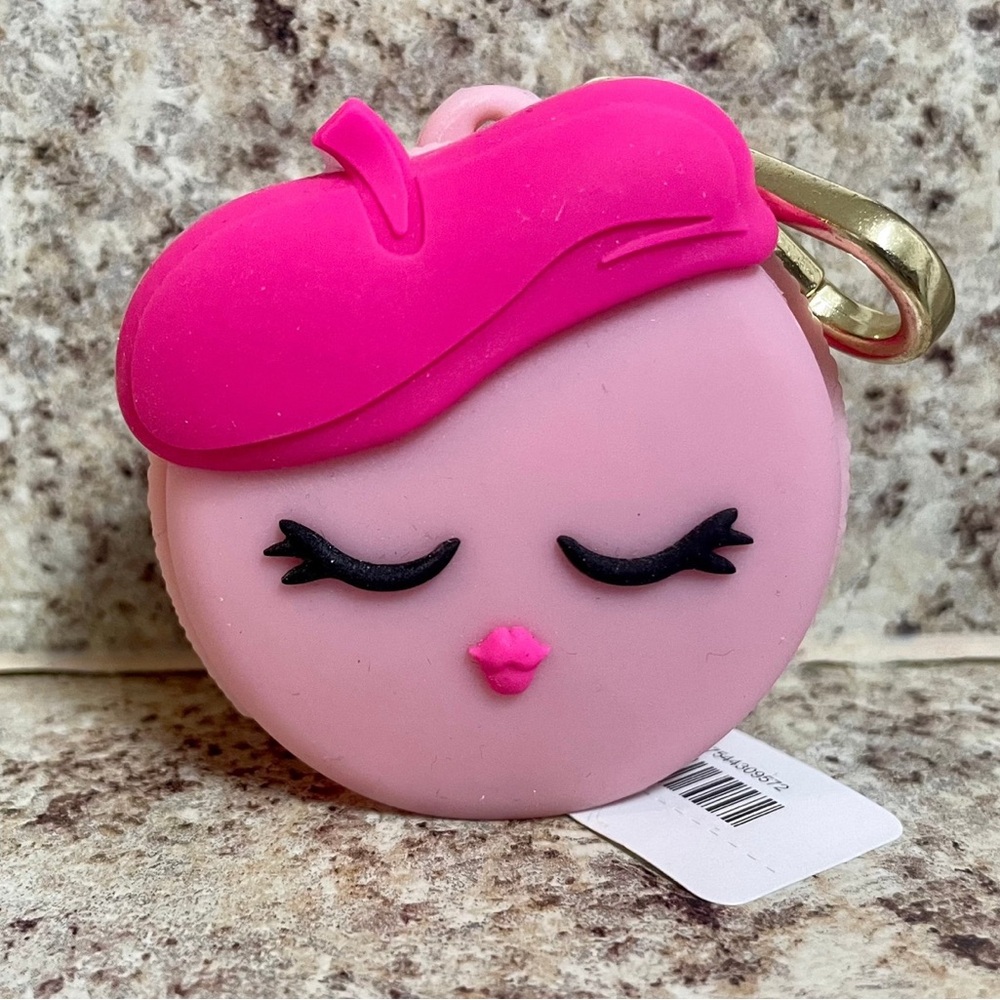 ISO- looking to buy Bath & Body Works Pink French macaroon Pocketbac